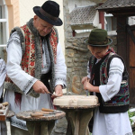 Obiceiuri, traditii si mestesuguri populare in Tinutul Neamtului