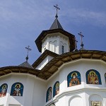 10-atractii-turistice-religioase-parcul-vanatori-2012