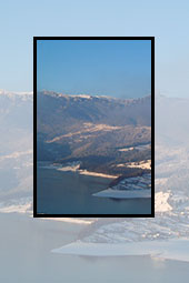 Peisaje de iarnă pe Lacul lzvoru Muntelui